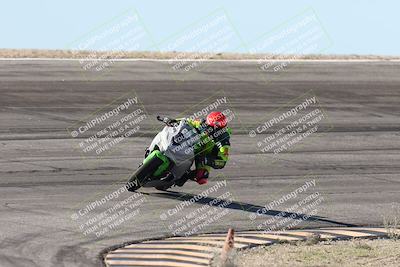 media/Jan-15-2026-Racers Edge (Thu) [[dfebeb70ab]]/3-B Group/Session 2 (Bowl Exit)/